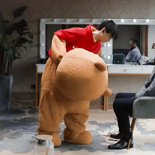 澳彩资料免费提供资料:抢手捧花求婚跪错人