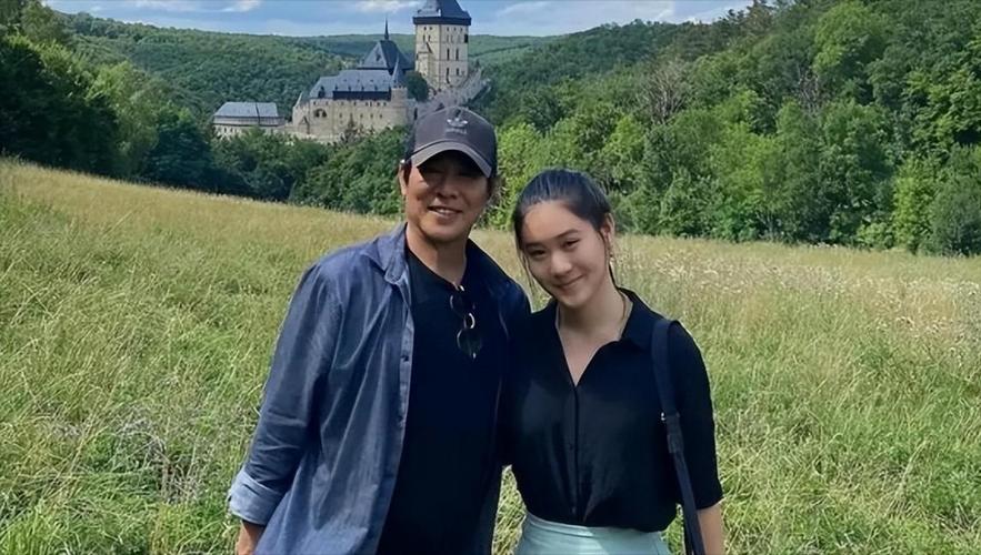 新澳今日开奖结果:李连杰女儿大学毕业